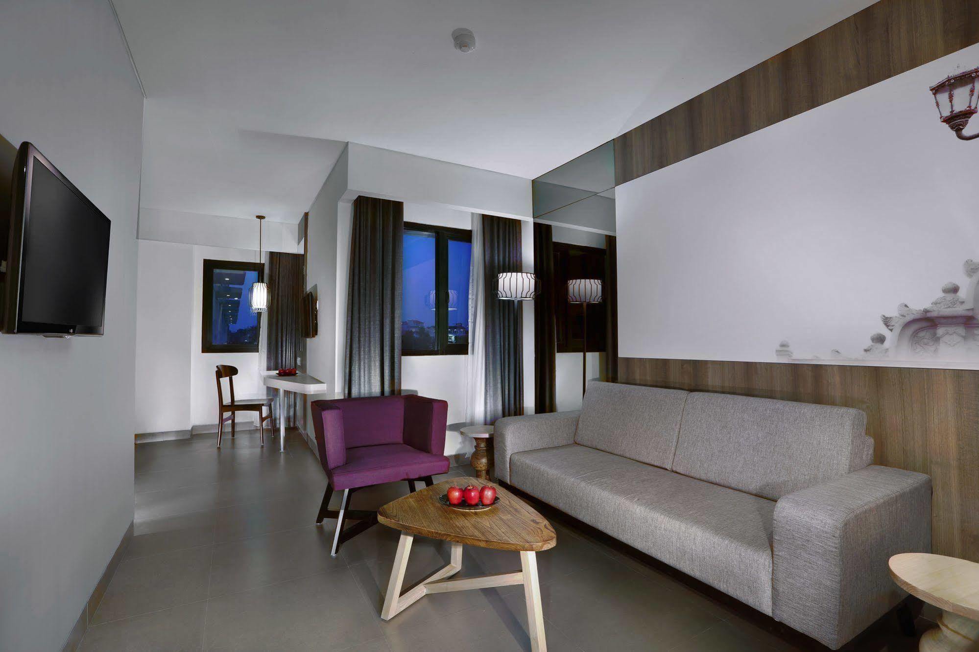 Hotel Neo Malioboro By Aston Γιογκιακάρτα Εξωτερικό φωτογραφία
