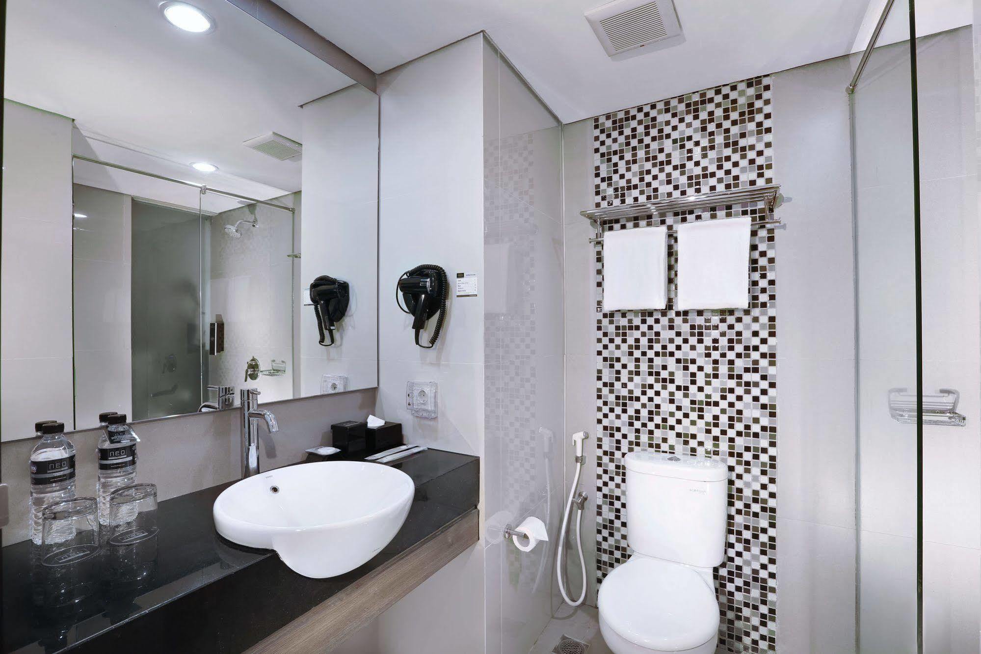 Hotel Neo Malioboro By Aston Γιογκιακάρτα Εξωτερικό φωτογραφία
